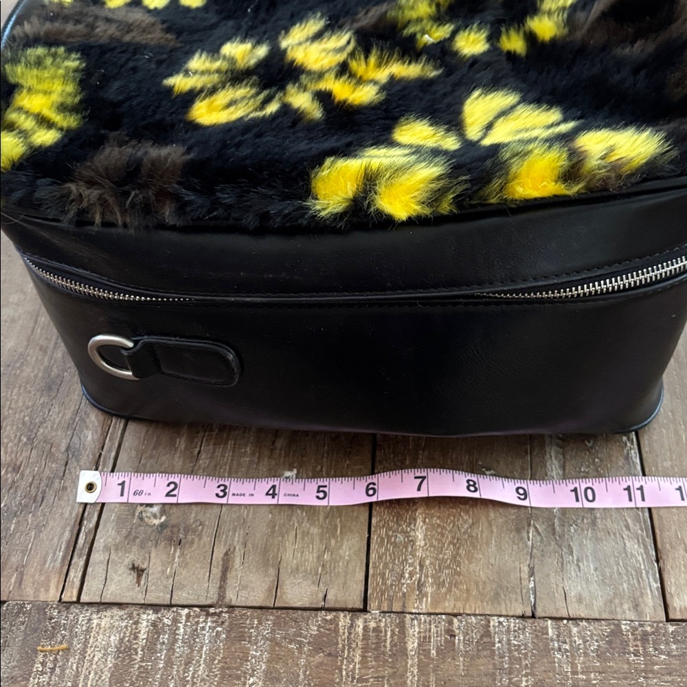 Delia’s Vintage Suitcase Retro 70’s Style Sunflower - Picture 5 of 9